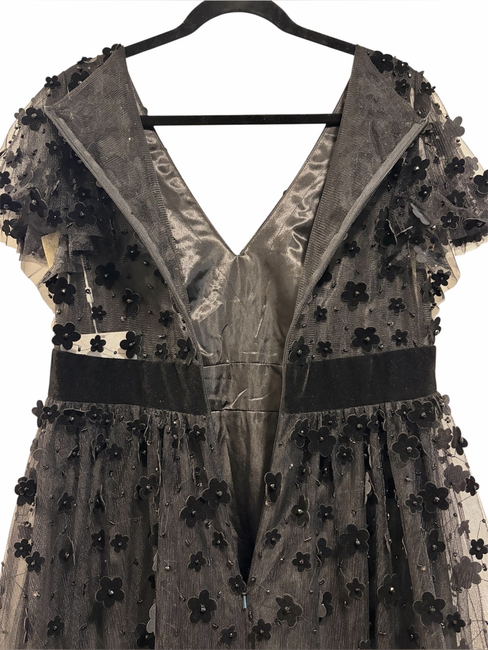 NWT: Mac Duggal Flare Sleeve Floral Appliqués Midi Dress 67854-Black, Size 10 - Picture 10 of 15